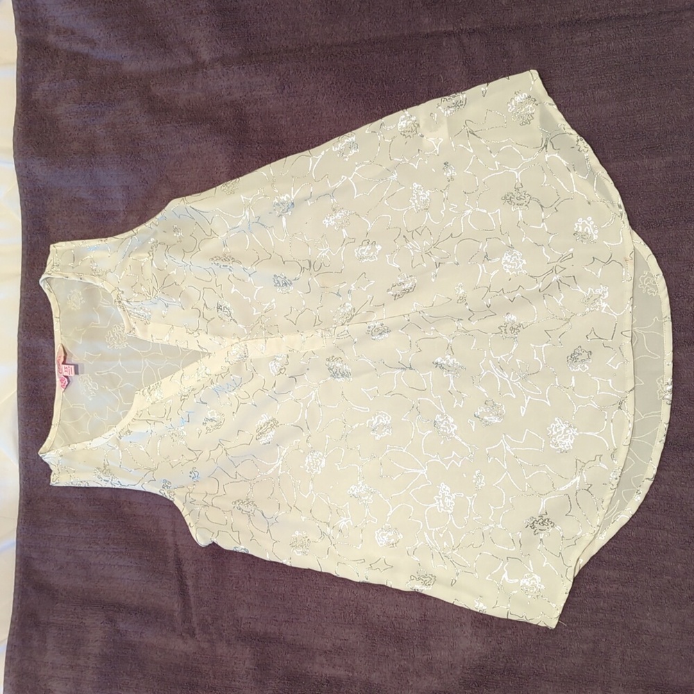 Junior's XS sleeveless blouse